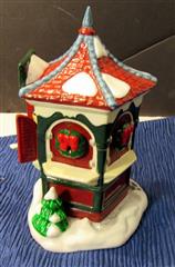 LOT 7 ORIGINAL DICKENS DEPT 56 SNOW VILLAGE - LOT INCLUDES: ROUND LAKE RINK - AL